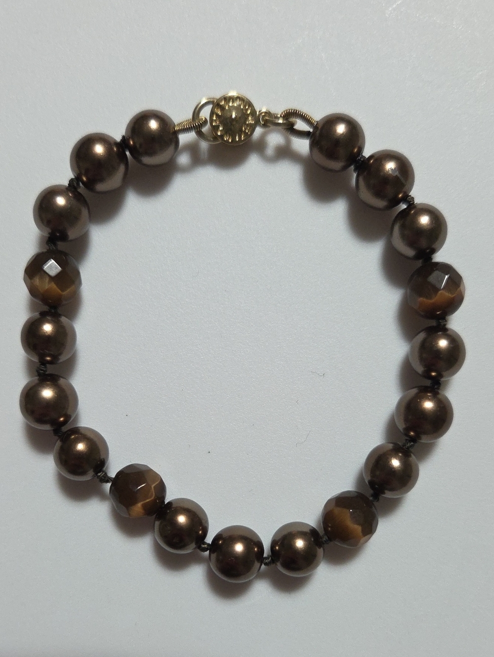 Monet Brown Faux Pearl Faceted Glass Bead Bracelet 7.25 Inch Gold Tone